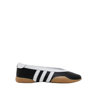 Core Black / Cloud White / Gum