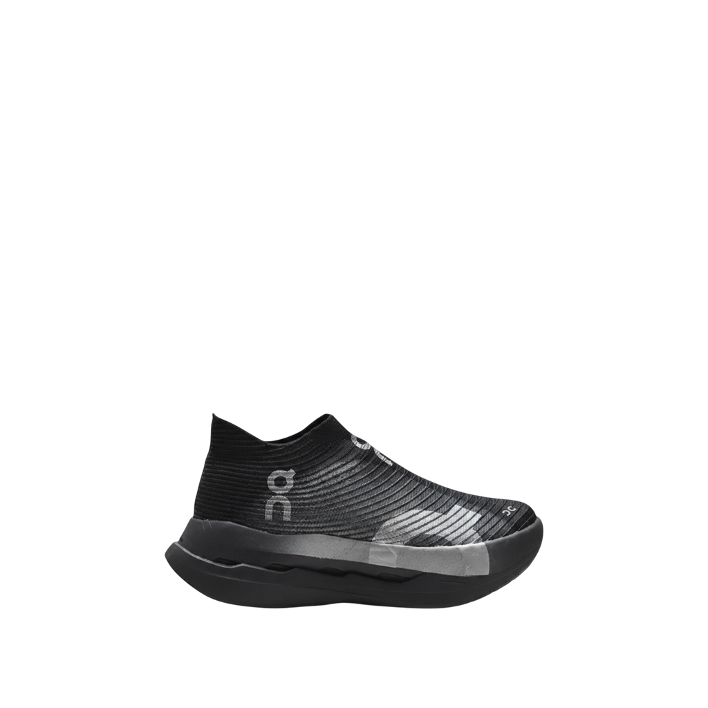 On Cloudboom Strike LightSpray 'Black'
